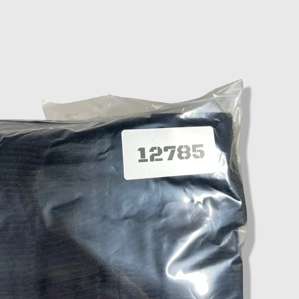 IZOD V-Neck Sweater‎ Mens Large Black Vintage Preppy Minimalist Casual Acrylic
